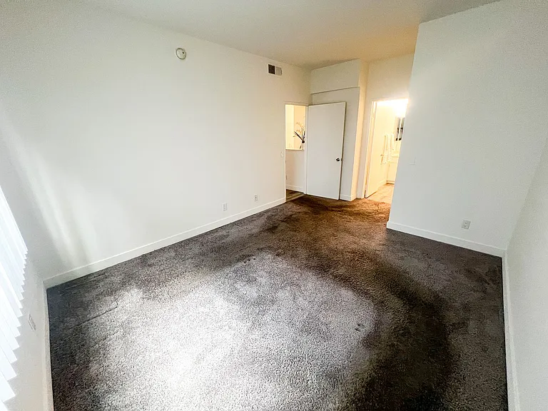 20954 Vanowen St — Photo 30