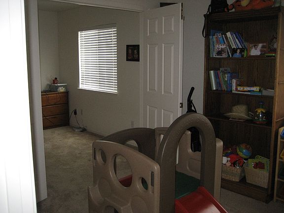 2 bedrooms connect with double doors