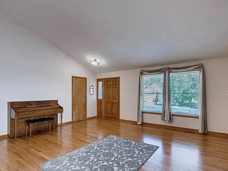2534 E 125th Way — Photo 3