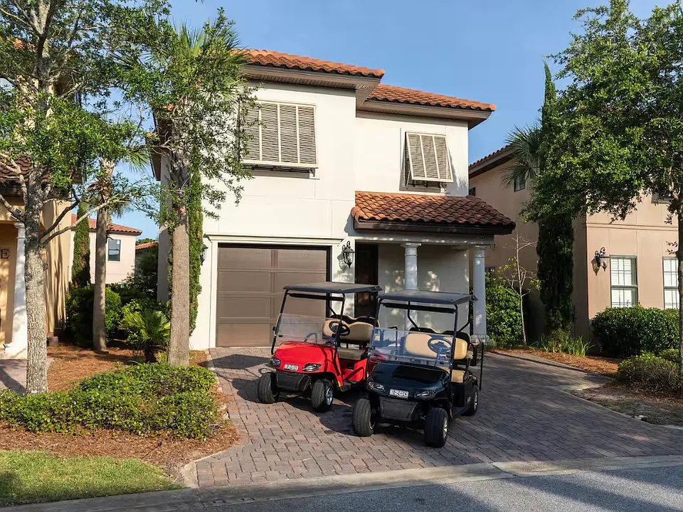 1943 Boardwalk Dr