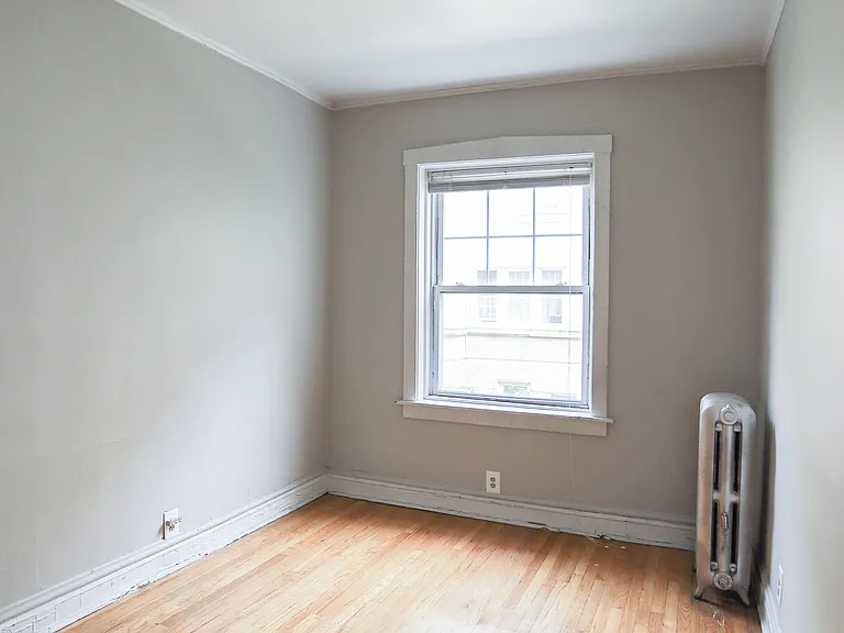 2473 W Gunnison St #3 — Photo 3