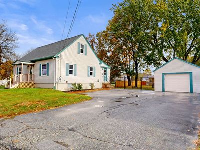 30 Rideout Avenue, Lewiston, ME, 04240
