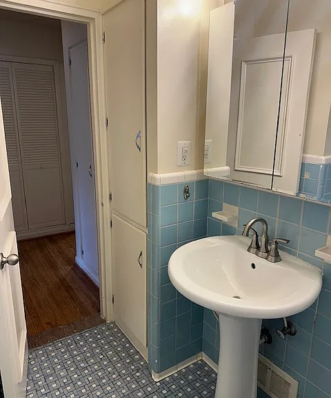 25901 Woodward Ave — Photo 11