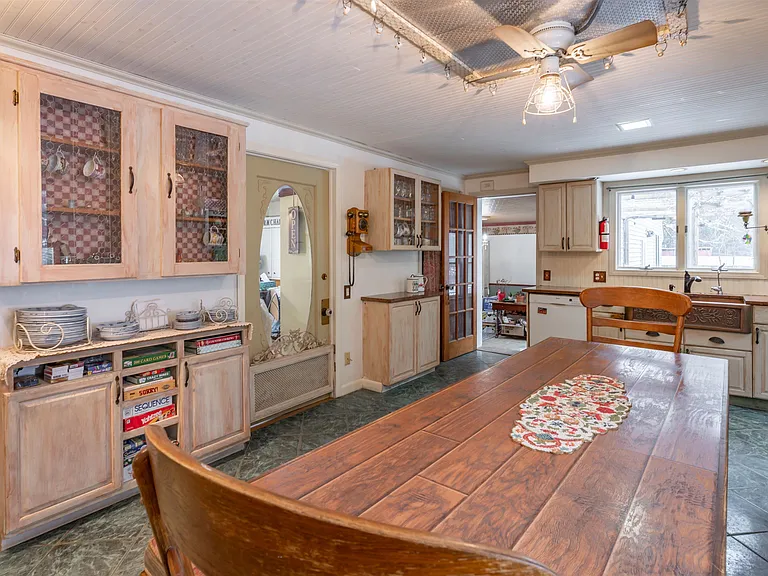 133 Raymond Rd — Photo 7