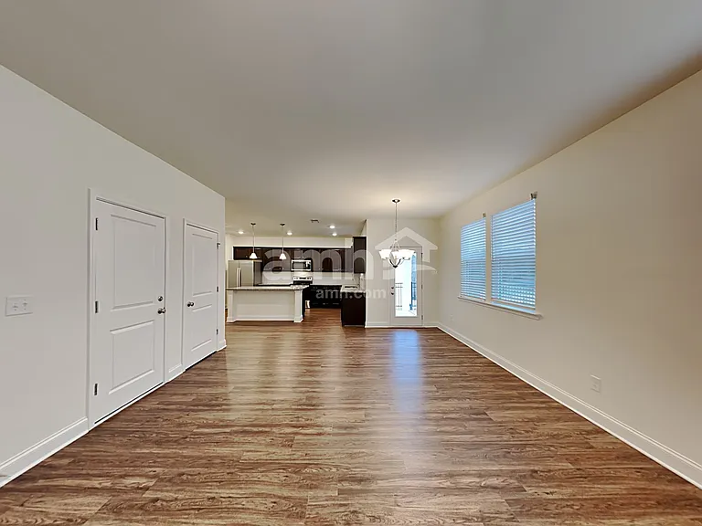704 Callan Ct — Photo 9