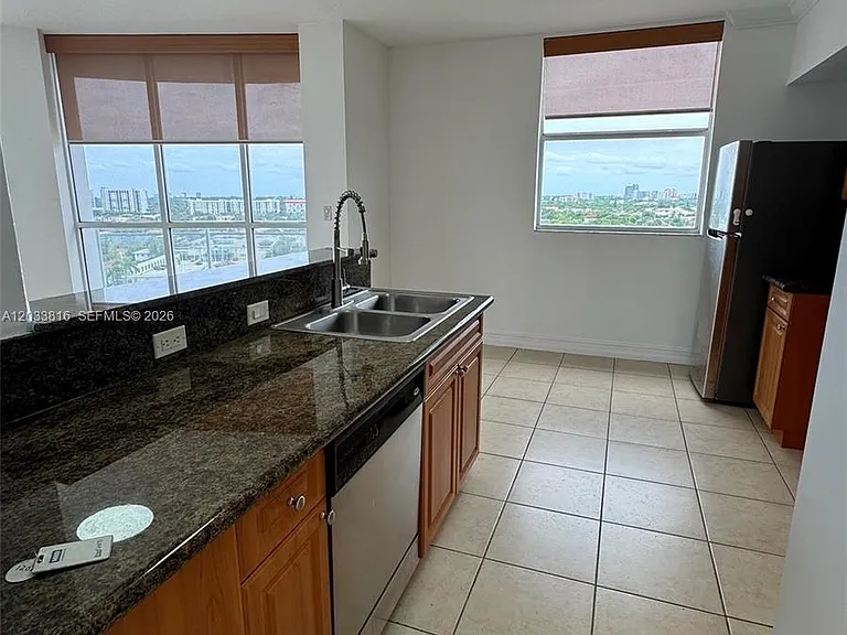 1 Glen Royal Pkwy #1202 — Photo 5