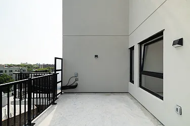 Rented by Key City Capital Inc