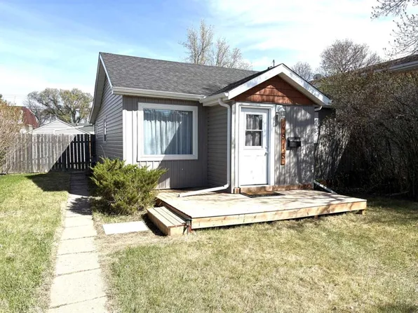 4915 W 46th St, Camrose, AB T4V 1G9