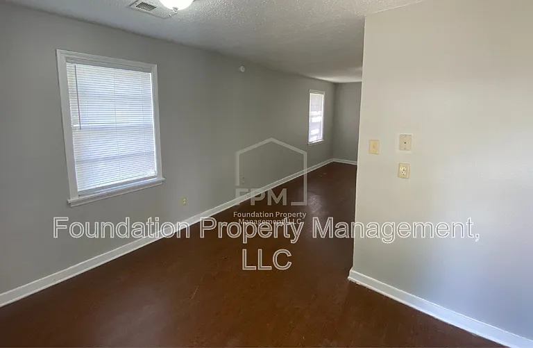 732 Tampa Ave — Photo 8