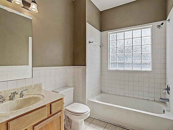 5th image of 1931 Richmond Ave APT B