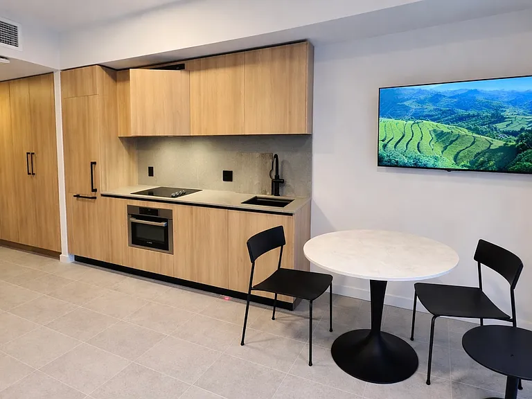 121 NE 5th St #404 — Photo 3