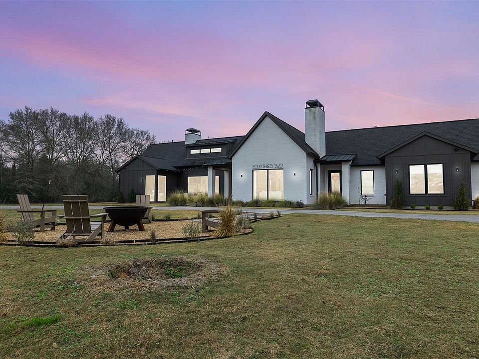 1st image of 432 S Garrett Cir