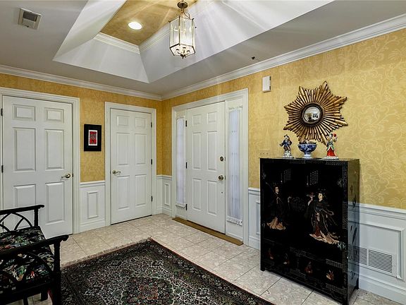 4th image of 131 E Adams Ave APT 3B