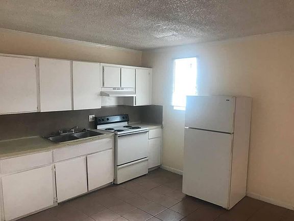 3rd image of 5141 Shenandoah Ave APT 98