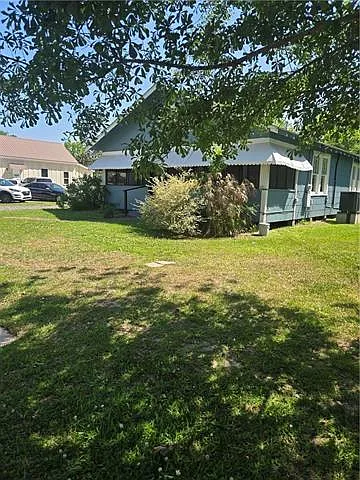 2 bed, 1.0 bath, 1290 sqft, $1,750 — Photo 2