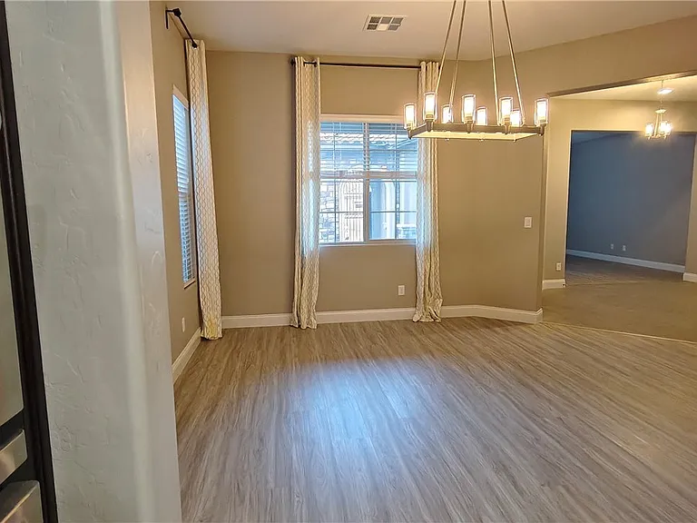 2868 Josephine Dr — Photo 10