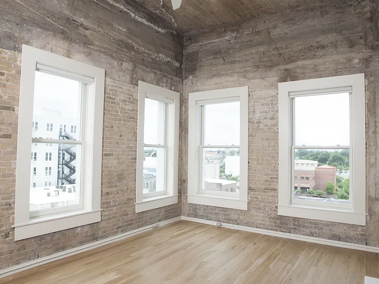 Loft 504A | Living Room