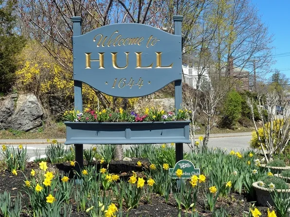 9 Park Ave APT 708, Hull, MA 02045