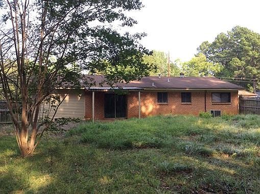 2nd image of 305 Rocket St