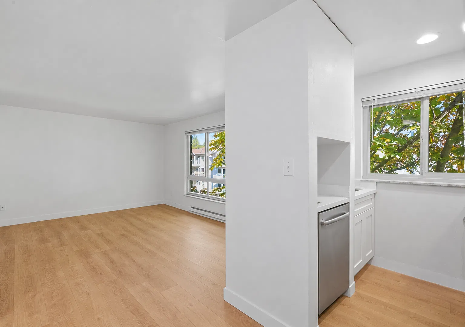 Shuksan Apartments — Photo 1