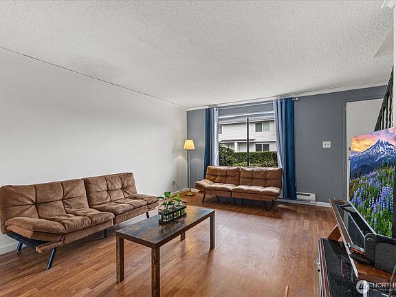 3rd image of 1016 9th Street SE #7