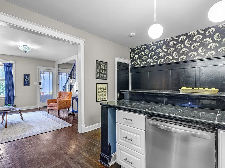 3335 Salena St — Photo 10