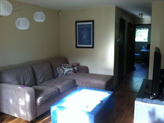 3rd image of 2840 21st Ave W