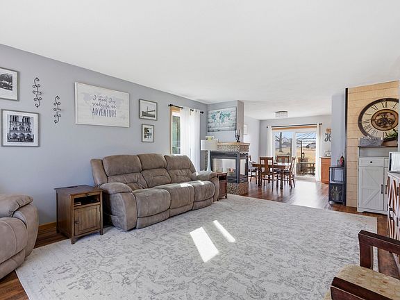 3rd image of N1371 Fawn Ridge Ct