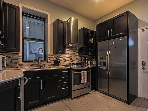 4th image of 5323 S Maryland Ave #2