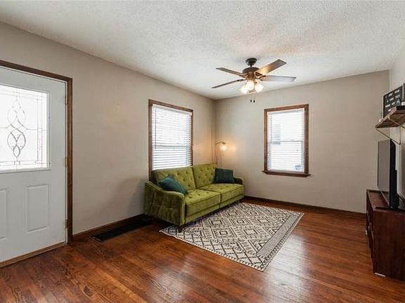 3rd image of 3910 B Ave NE