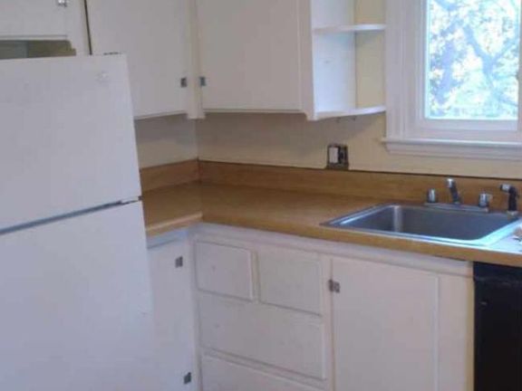 4th image of 113 Boothby Ave