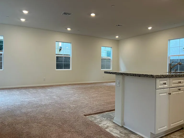 4334 S Encinitas Ave — Photo 6