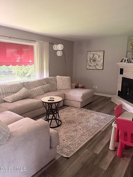 3rd image of 109 Harrower Lane