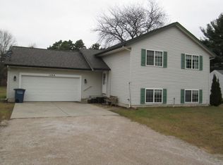 1484 Shettler Rd, Norton Shores, MI 49444