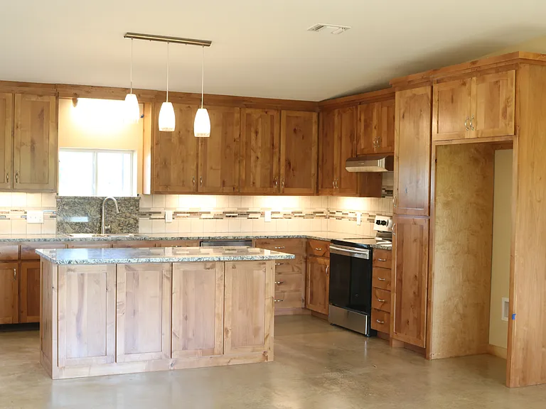 110 Walnut Ln — Photo 3