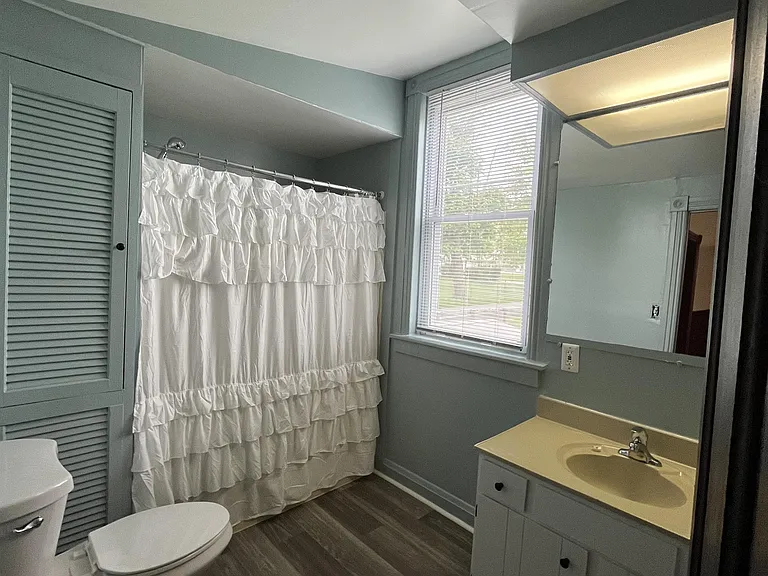 18 E Main St — Photo 2