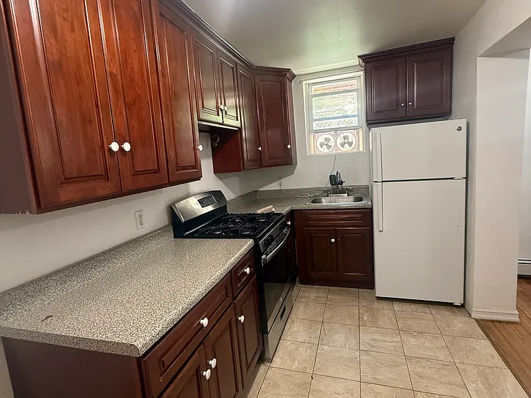 43 Sumner Ave #1 — Photo 4