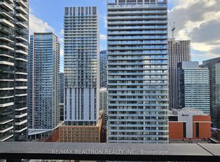 125 Peter St #2410, Toronto, ON M5V 0M2