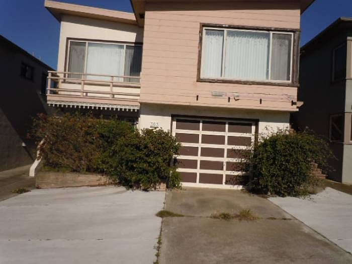 1st image of 303 Skyline Dr