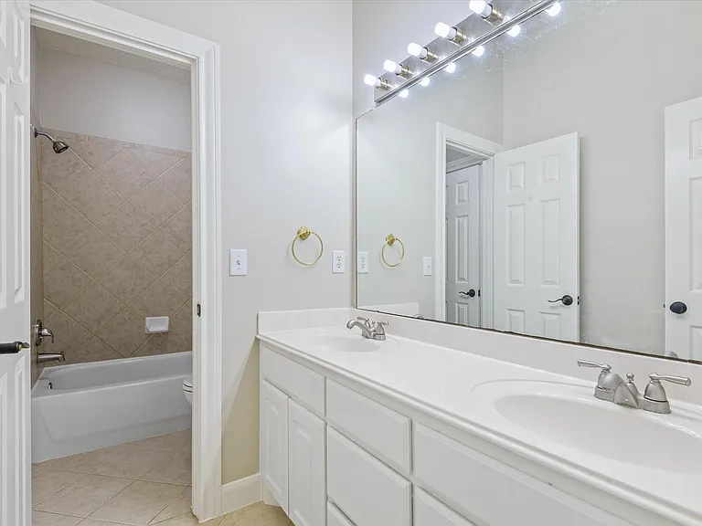 2635 Katie Harbor Dr — Photo 22
