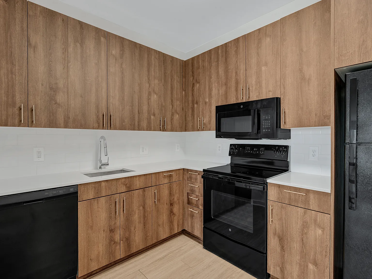Solstice Apartments — Photo 3