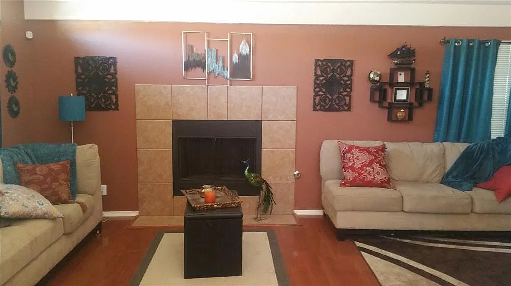 3 bed, 3.5 bath, 1925 sqft, $1,795 — Photo 3
