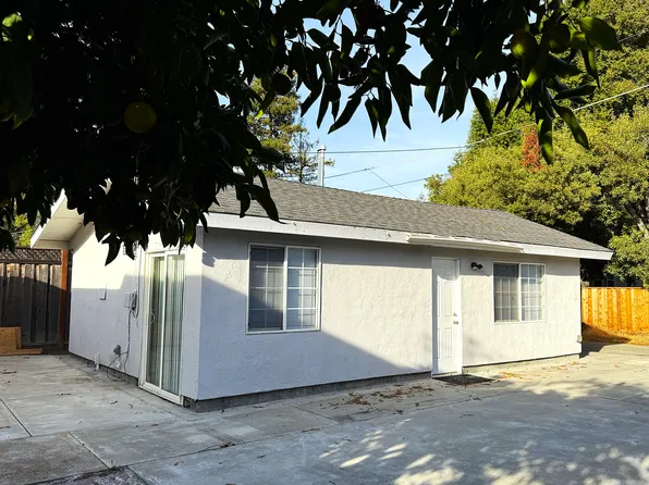 7420 Hanna St #B, Gilroy, CA 95020