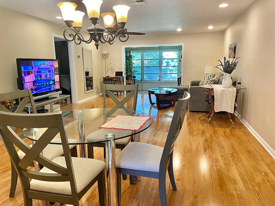 1418 Normandy Park Dr #7