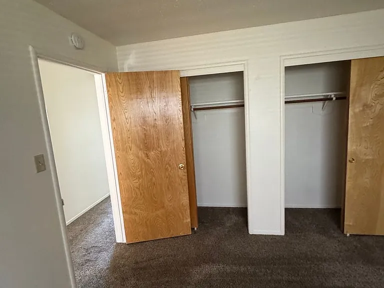 Walnut 409 W — Photo 11