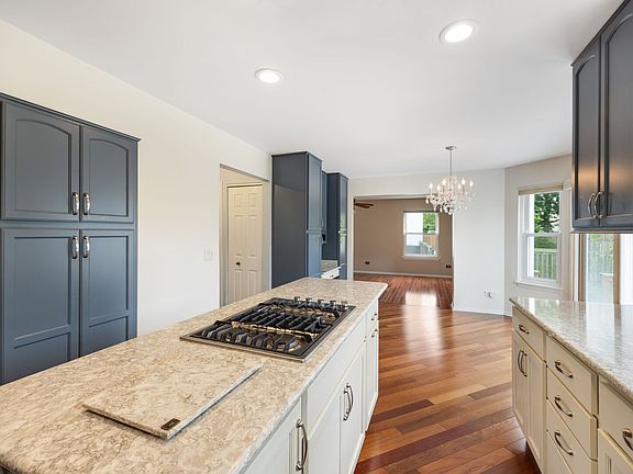 4th image of 288 Forest Dr