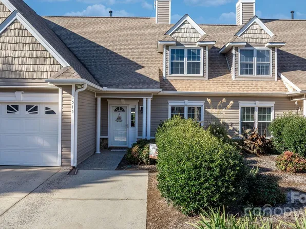 1545 16th Ave NE, Hickory, NC 28601