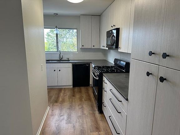 2nd image of 4225 Fiesta Way Unit 1