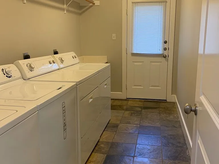 3207 Hampton Rd #A-B — Photo 36