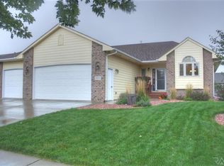 3320 S Fernwood Ave, Sioux Falls, SD 57110